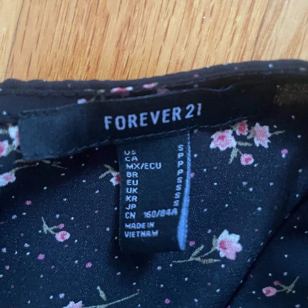 Forever 21 Floral Patterned Dress - Picture 2 of 2